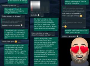 A WhatsApp conversation showing the positive outcome of an income tax return filed by Geovane Souza, where the client received a tax refund. The screenshot highlights the client's gratitude and post-service instructions on how to keep the documents.